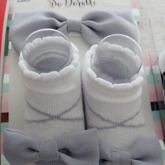 Bow and sock sets - Picture 3 of 4